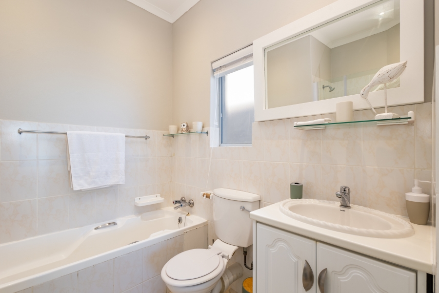 To Let 3 Bedroom Property for Rent in Brenton On Sea Western Cape